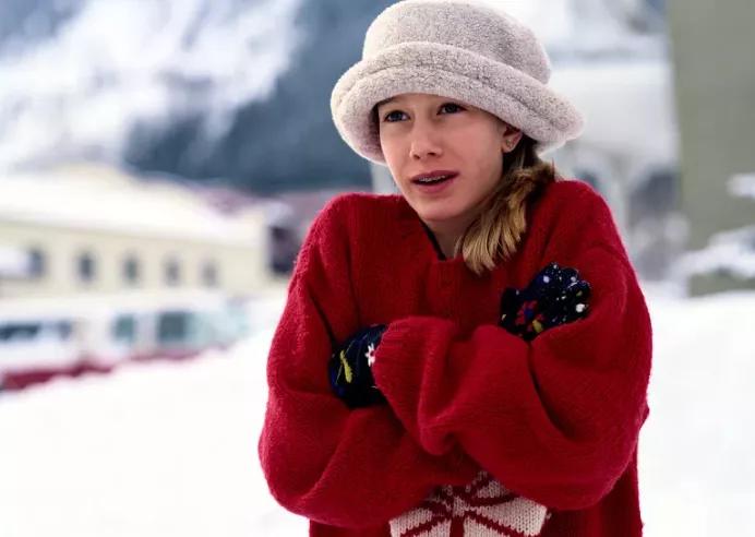 冬天天气冷手脚冰凉是怎么回事,天气越来越冷到了手脚冰凉的时候