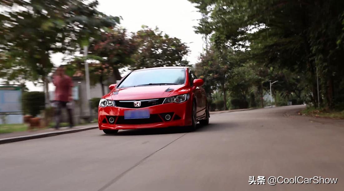 从姿态到竞技，AT换MT，这位车友是如何被八代思域“毒害”的？