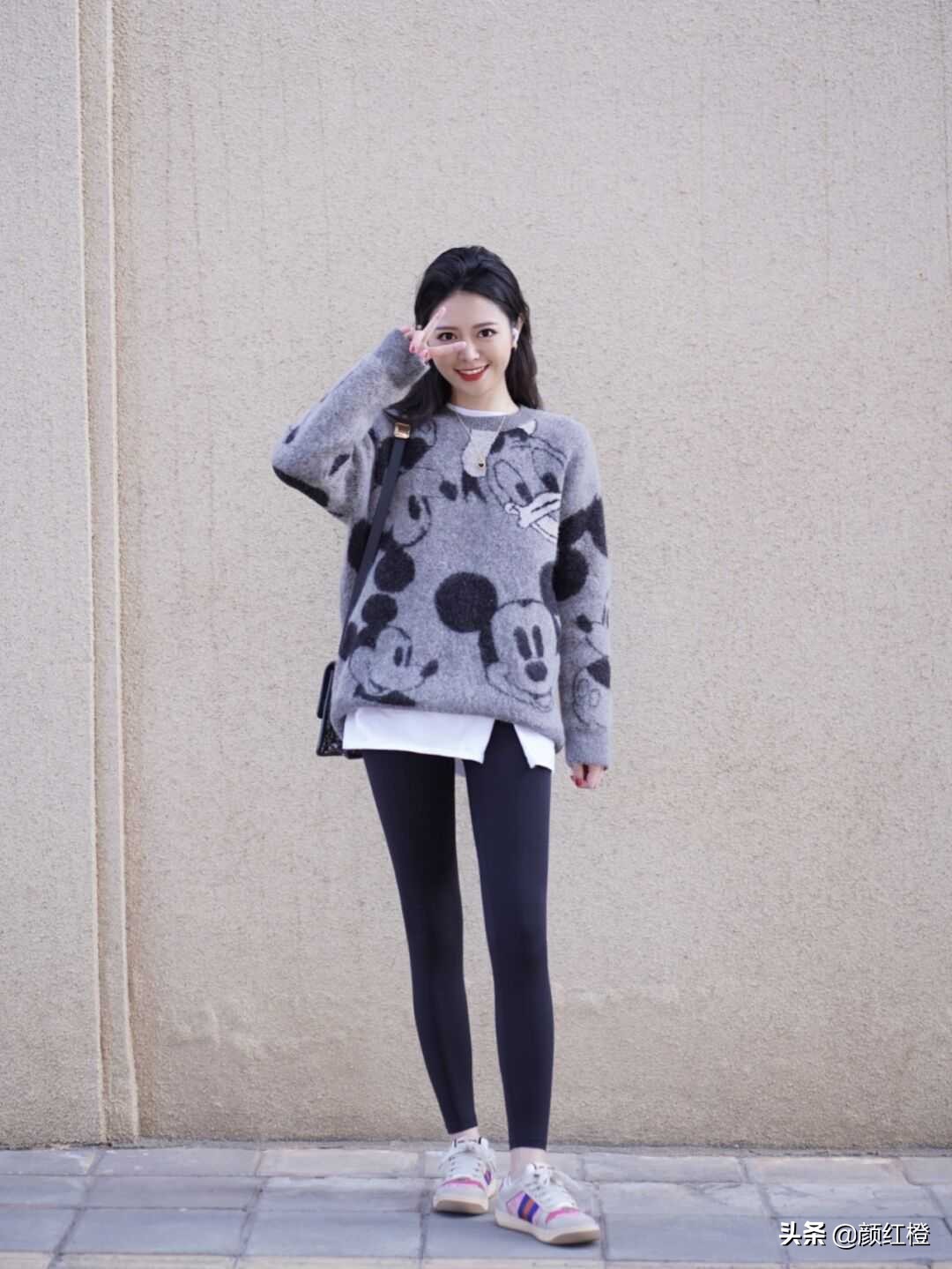 今年流行的职场穿搭女士,明亮色职场风穿衣搭配