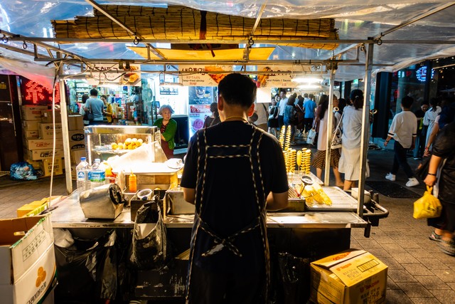 小伙汉堡创业故事,地摊鸡蛋汉堡创业感受