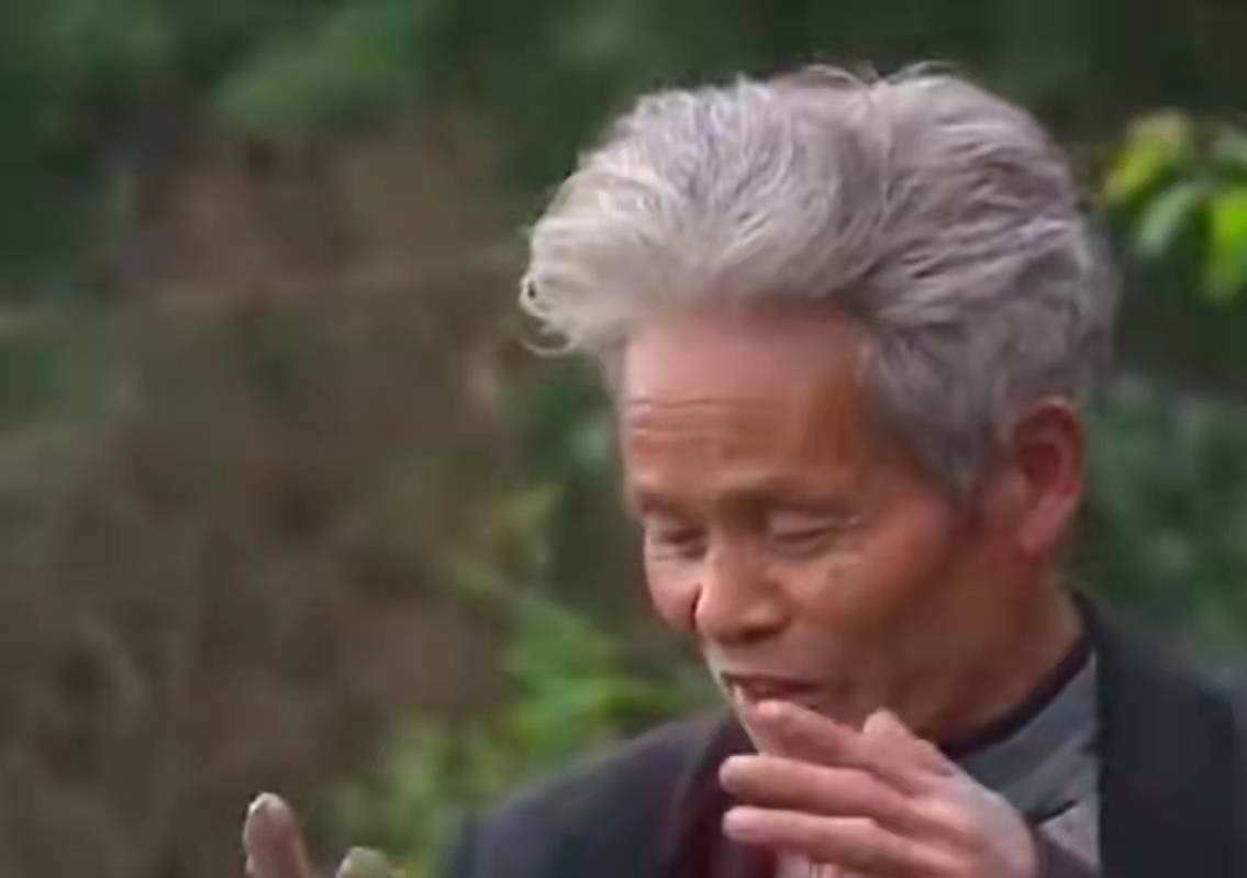 男子手长满树疙瘩是什么病,男子手长满树疙瘩手术了吗