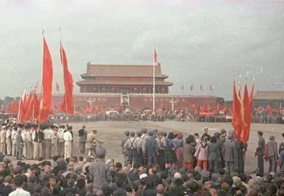 老汉宝刀卖500万专家指责现场,老人500万卖宝刀专家指责