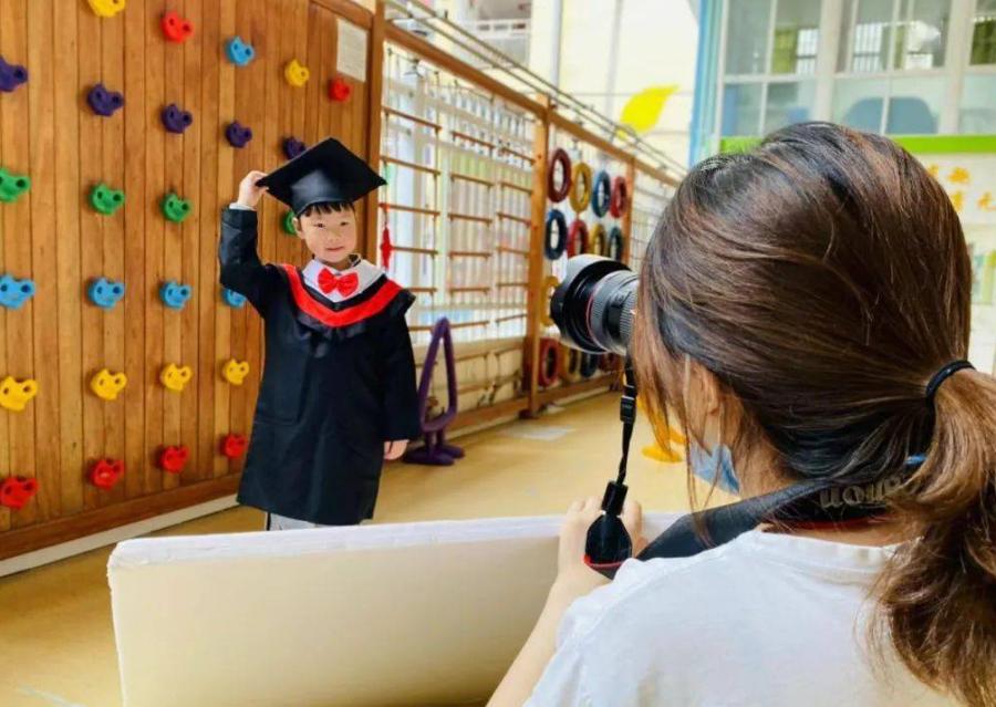 400元拍幼儿园毕业照,请摄像师拍幼儿园毕业照多少钱