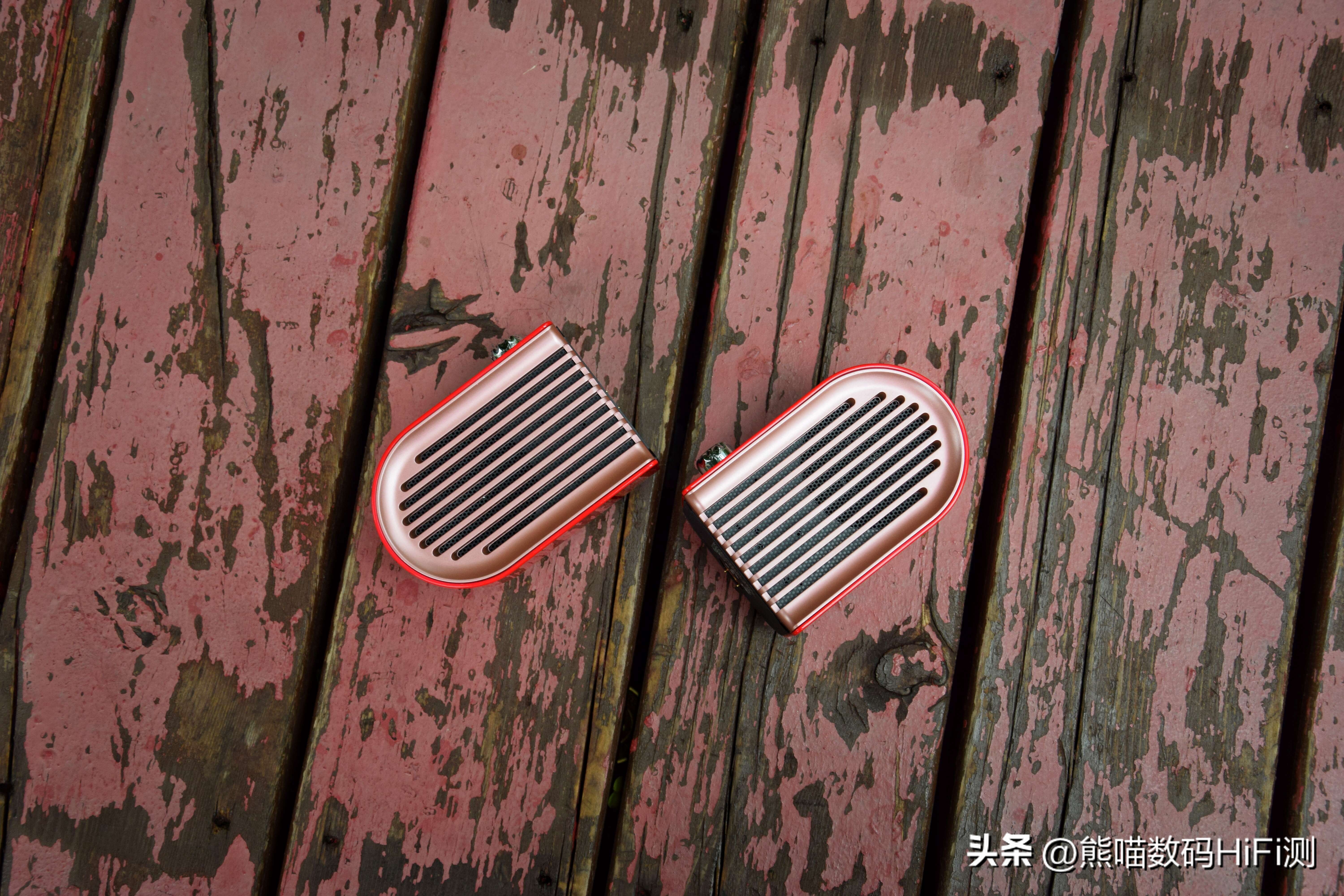 户外旅行神器，分体式TWS无线蓝牙音响艾刻iKKOITS02评测