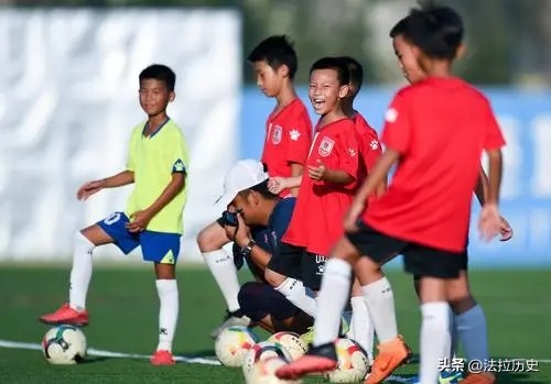 董路炮轰村超引不满,董路嘲讽贵州村超被反驳