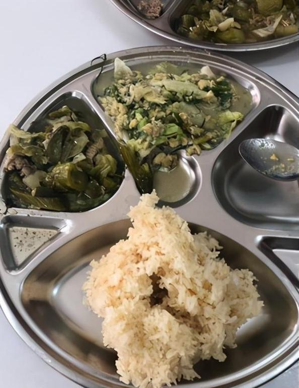 泰国小伙变性隆胸逃兵役,泰国男人做变性手术逃兵役