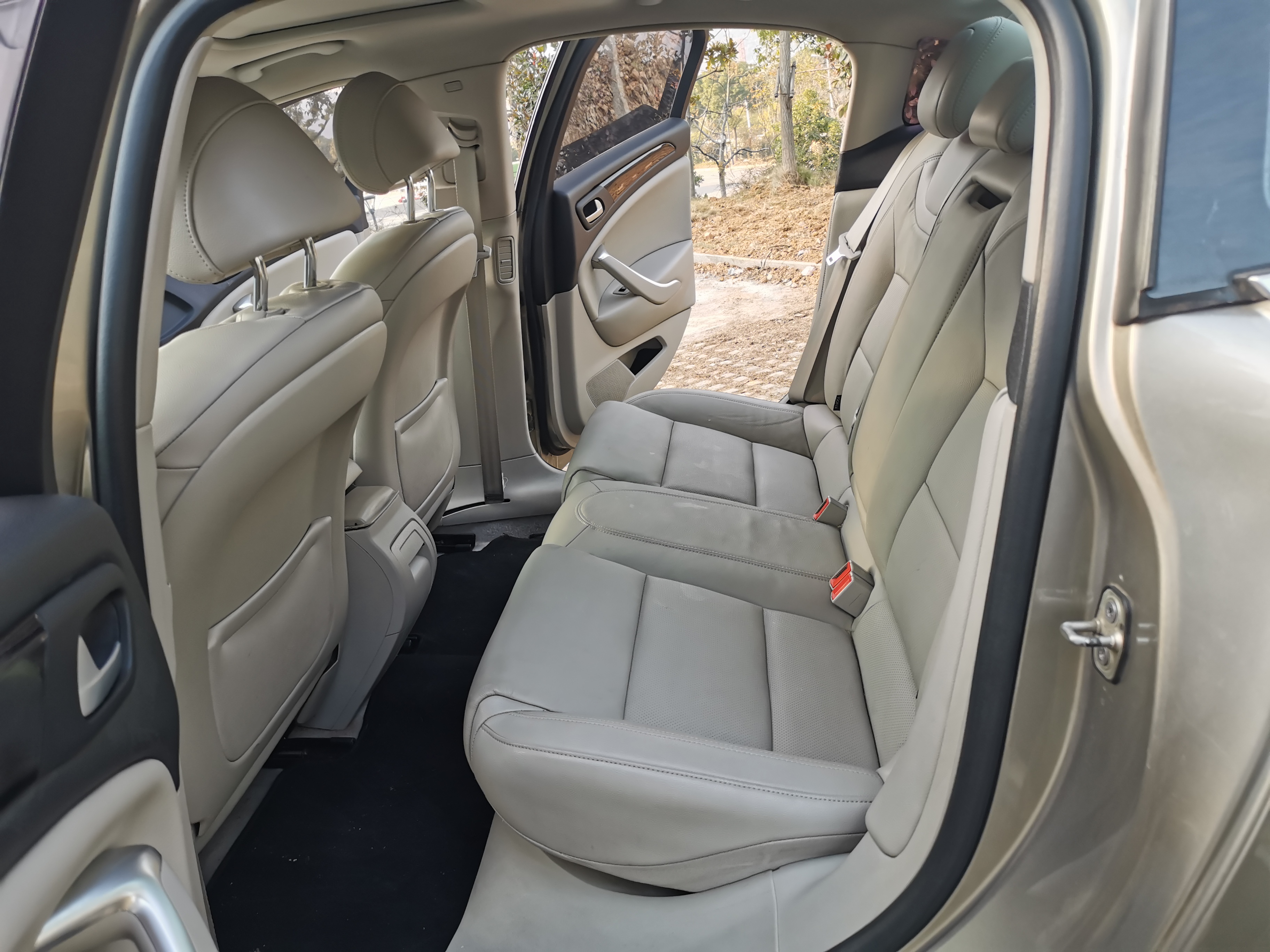 5000公里库存车雪铁龙c5,14款雪铁龙c5整车翻新