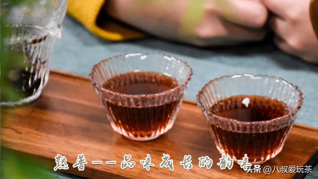 8月女性适合喝什么茶,秋冬季节女性适合喝哪种茶呢