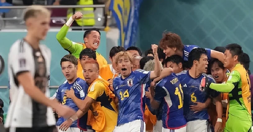 日本足球战胜德国后日本状况,日本爆冷战胜德国队足球精神集锦