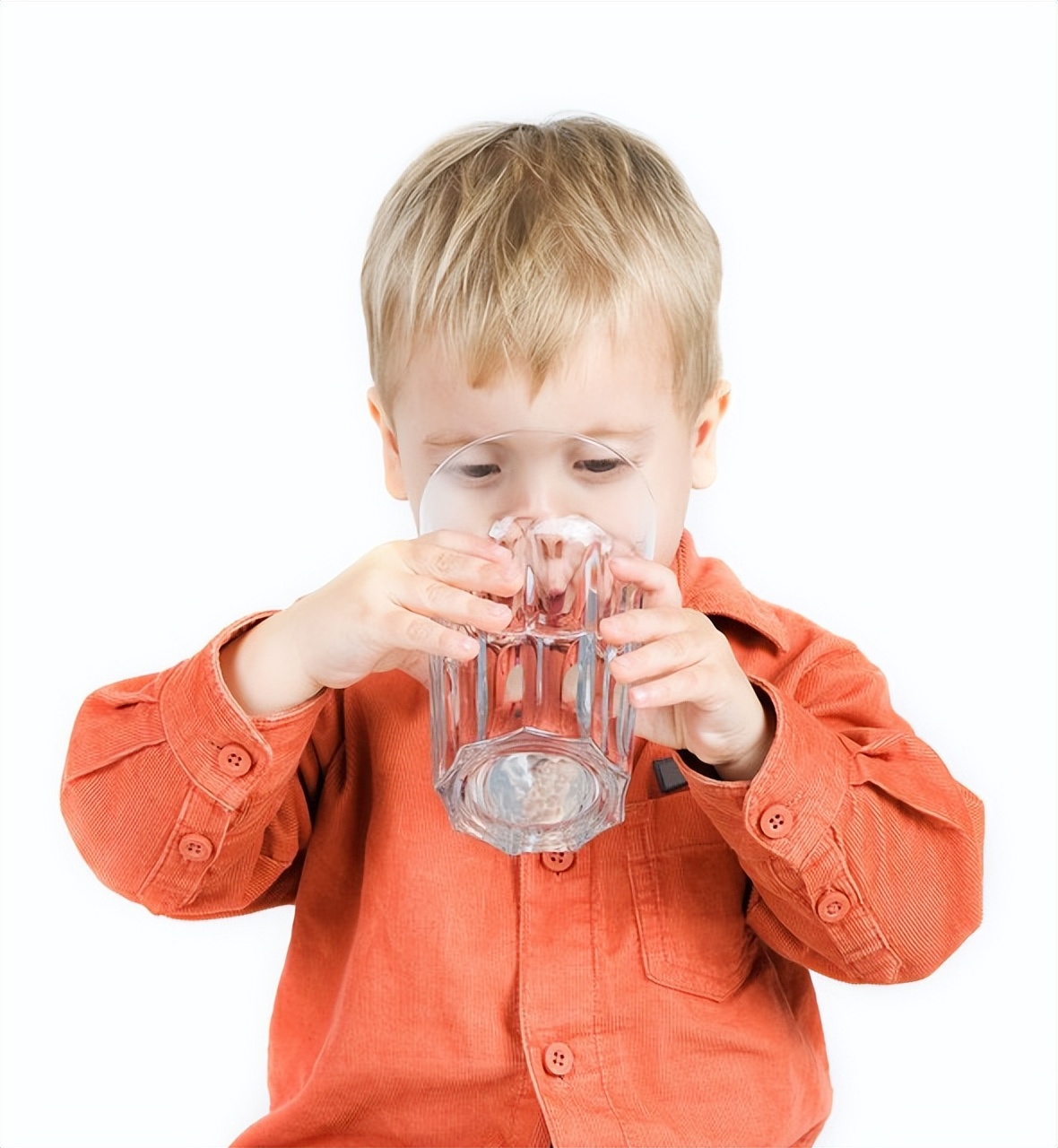 孩子不愿意喝水心理开导,孩子不愿喝水不尿怎么办