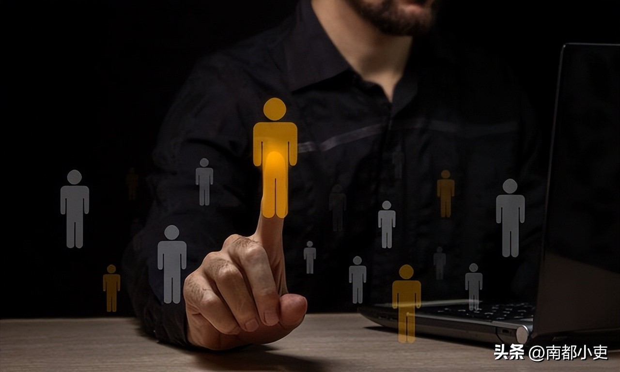 领导干部退二线申请怎样写,什么级别的领导可以退二线