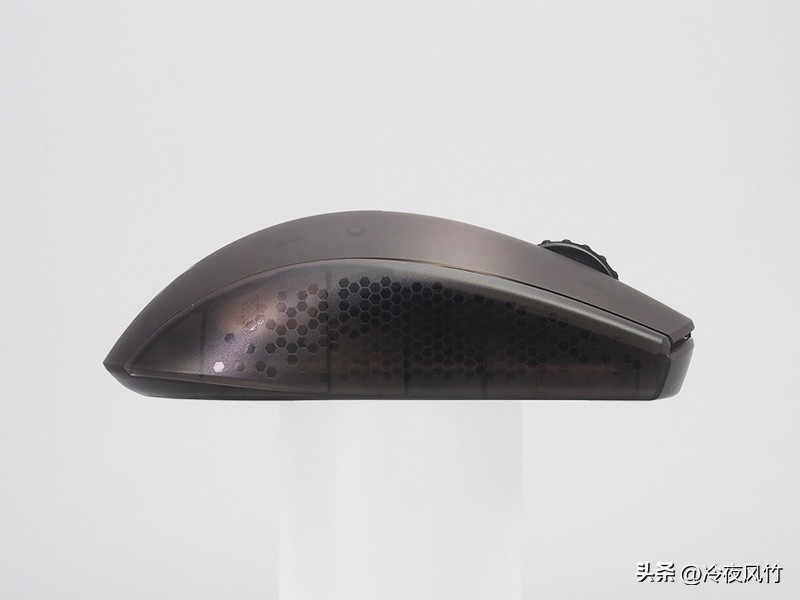 2022公认手感最好的无线游戏鼠标,极度未知旋火鼠标测评