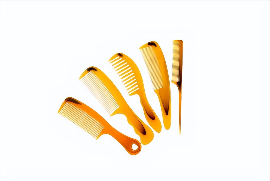 牛角梳黑色好看还是原色好看,牛角梳深色好还是浅色好