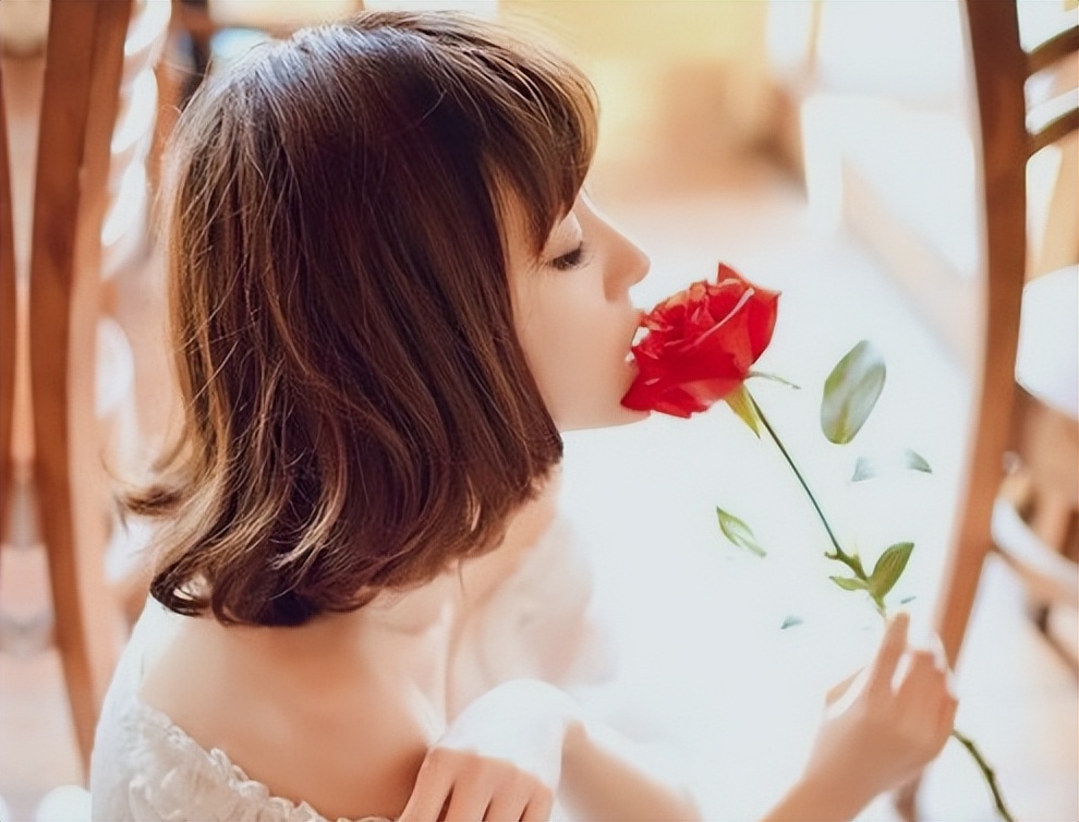 女性吹阴风吃什么药,女性阴臭怎么治疗