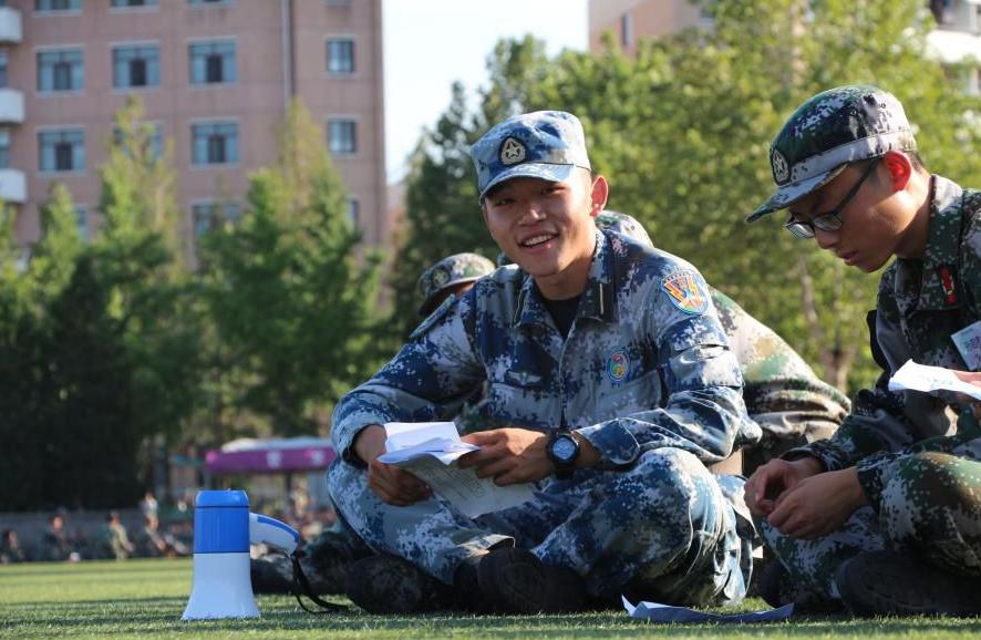 军校生在部队可以当军官吗,军校本科生到部队后的晋级方式