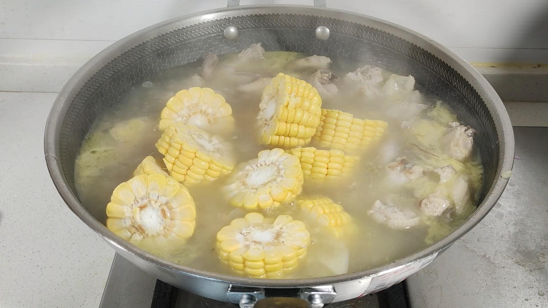 炖鸡汤的正确做法放什么,炖鸡汤都放什么料营养又好吃