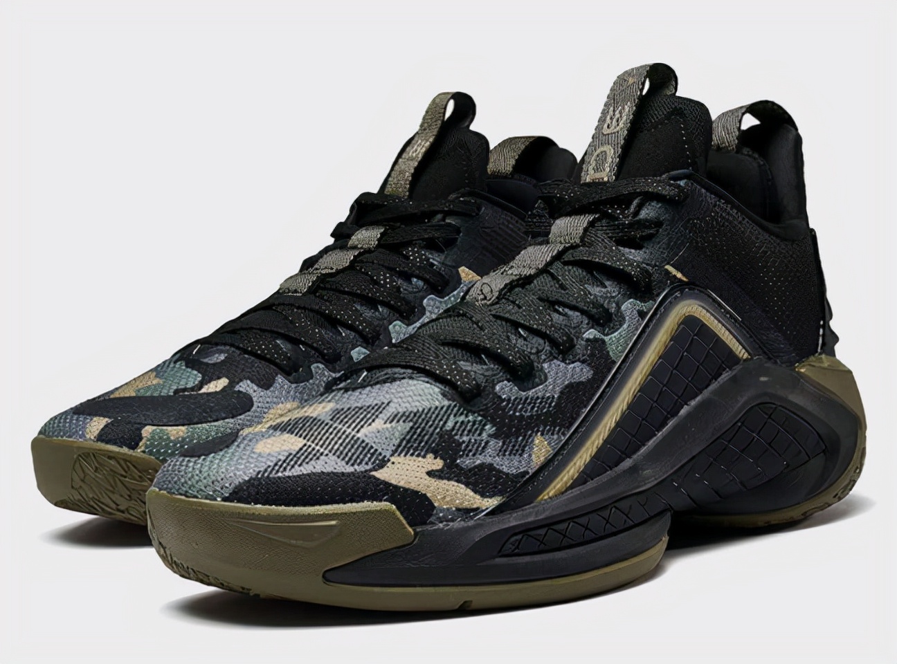 特步游云六代篮球鞋斜扣,特步篮球鞋游云1代