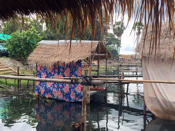 东*姑北**娘国外旅游，小7岁导游对她念念不忘，两人结婚5年后怎么样