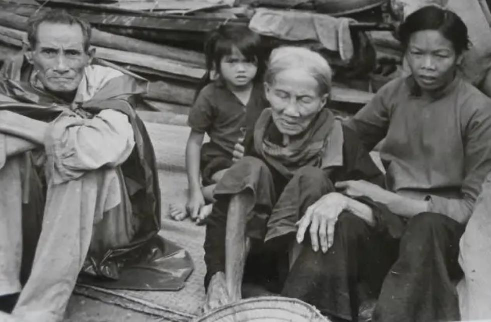 78年，*小平邓**访问新加坡，李光耀问他：如果你出生在新加坡会怎样