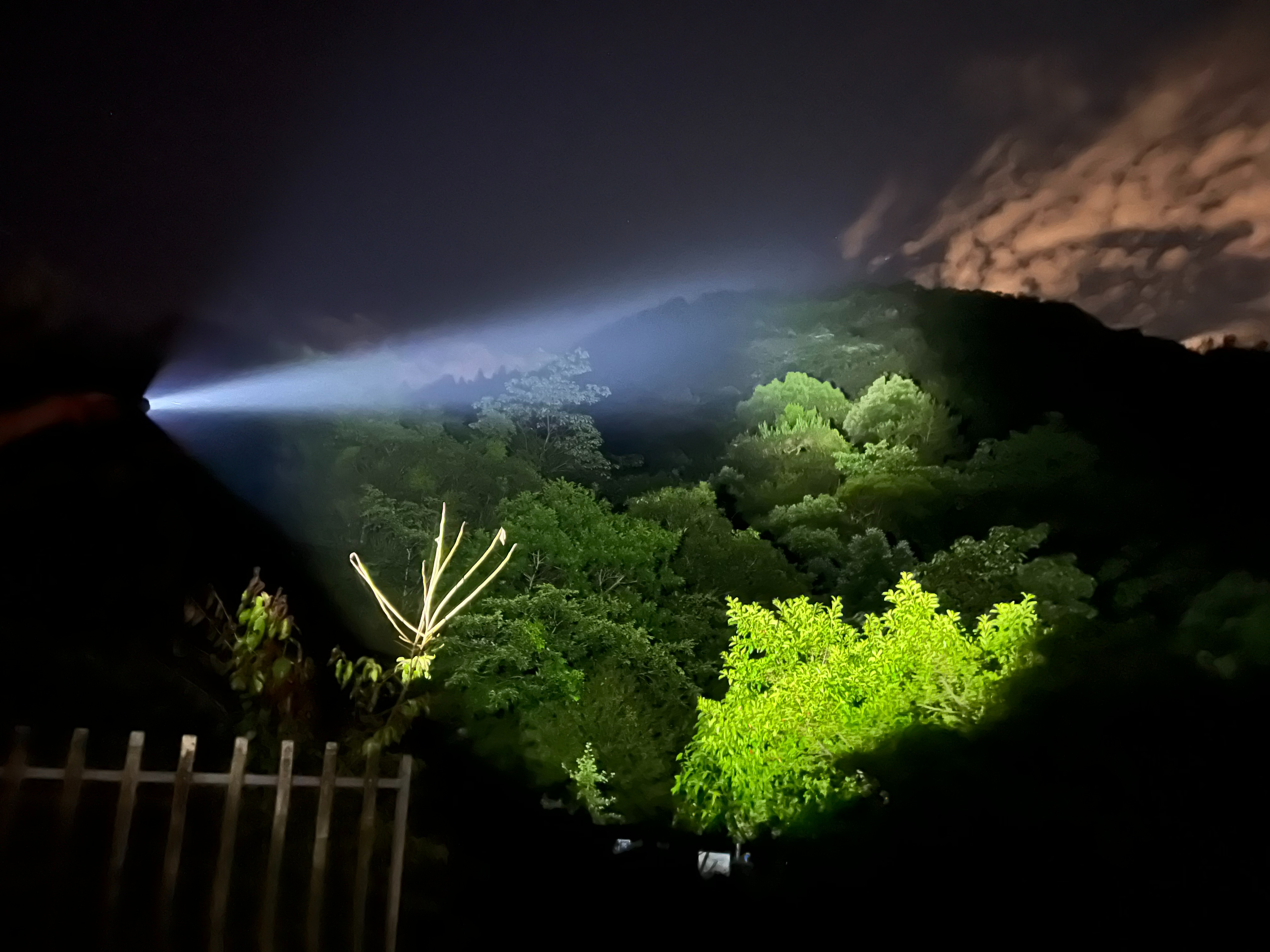 fenixtk22手电评测,fenixtk20uev2.0战术手电