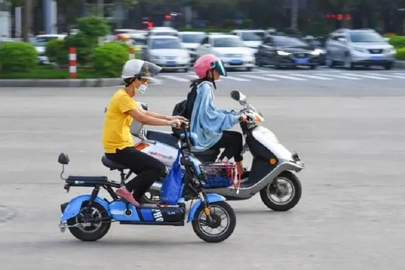 60岁老人无驾照可驾什么车,老年代步车要啥驾照