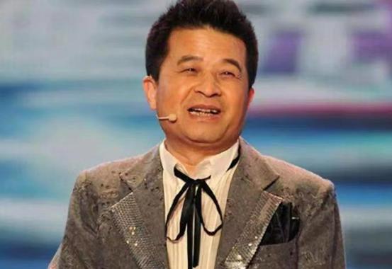 毕福剑离开央视后现在有退休金吗,央视主持人毕福剑又要重返舞台么