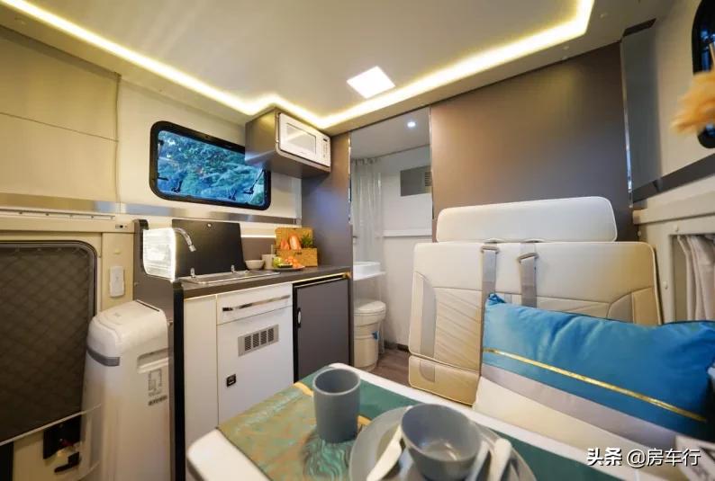 13万b型房车有几款可选,大通旅行家v90房车2021年