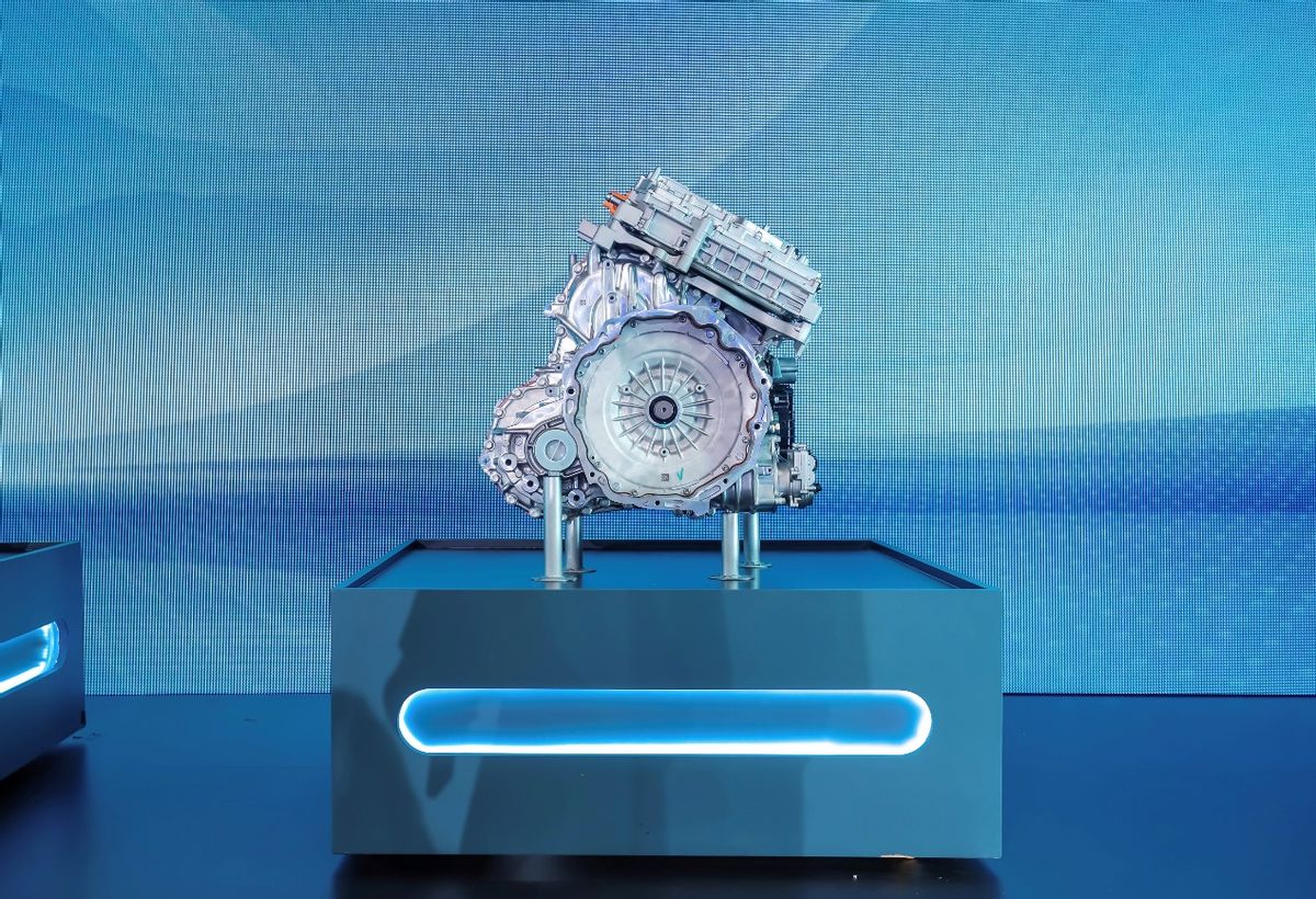 奇瑞鲲鹏c-dm插混系统,奇瑞鲲鹏超性能电混c-dm系统亮相