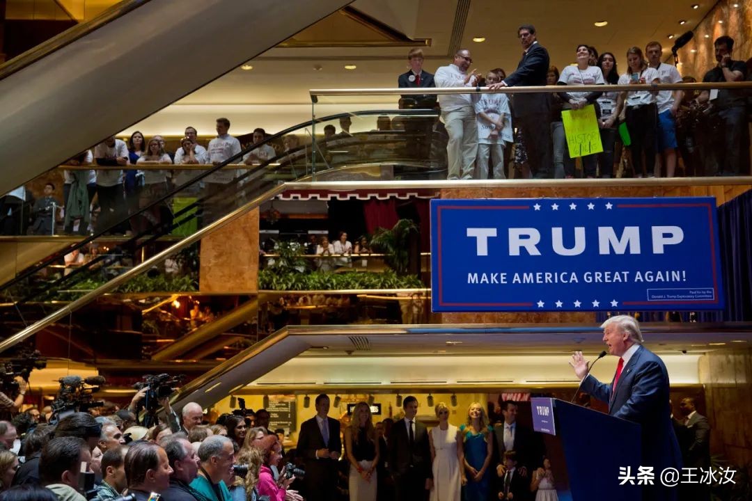 惨败给特朗普的那个夜晚，不服气的希拉里是如何熬过来的？