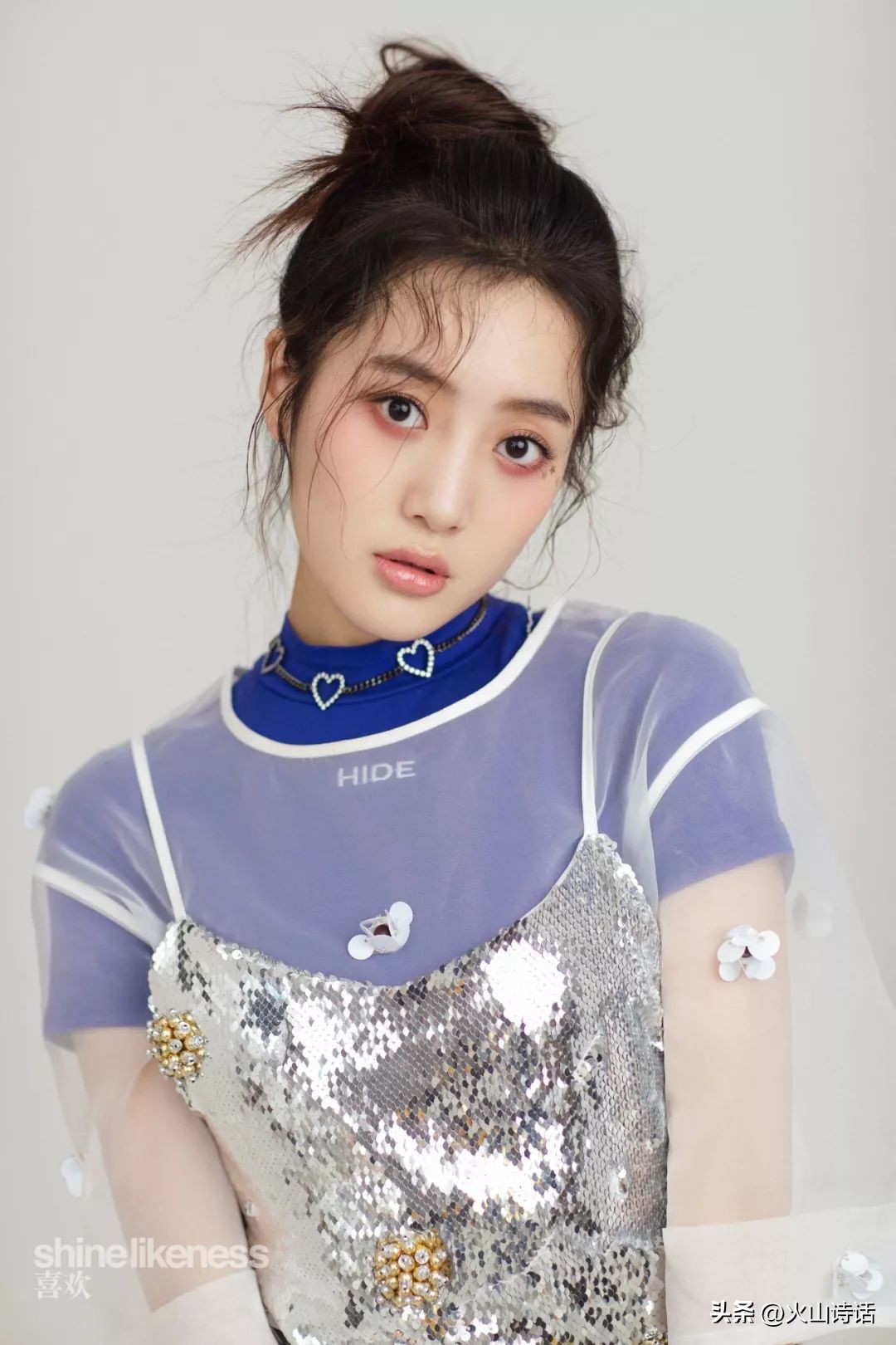 王梓薇：95后小花中的一颗新星，写真很甜很甜啊，太爱了！