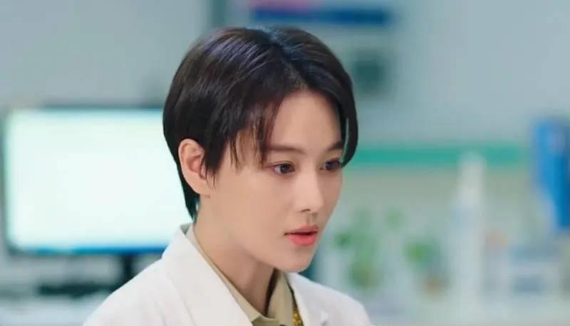 张馨予过敏皮炎第几期,张馨予皮肤过敏涂的什么