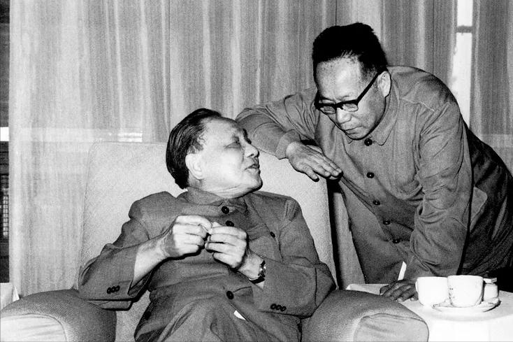 公安部长上交*小平邓**一份报告，邓公看后直言：这根本解决不了问题