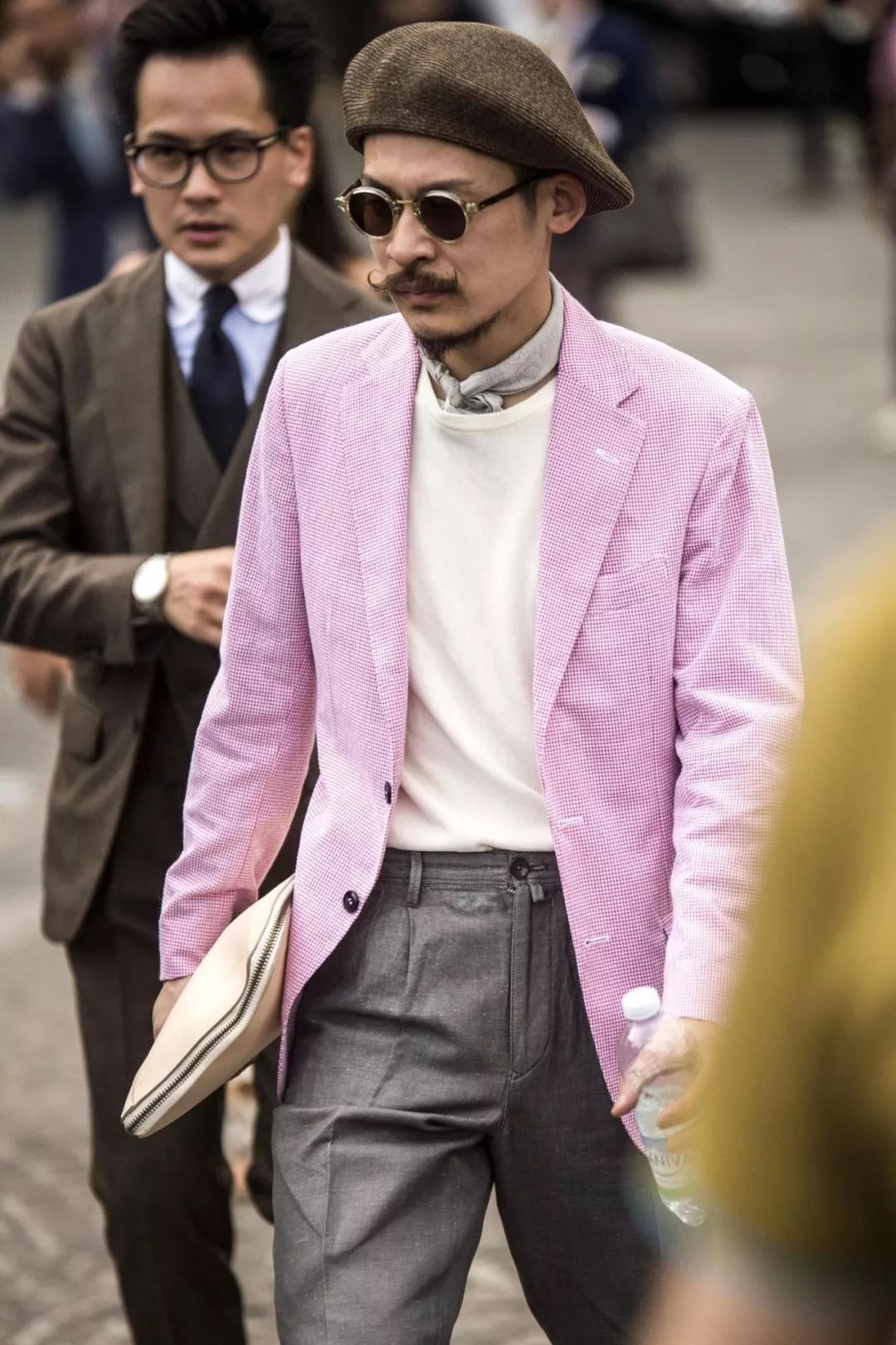 冬季怎么选择适合自己的帽子 (冬天如何选择适合自己的帽子)