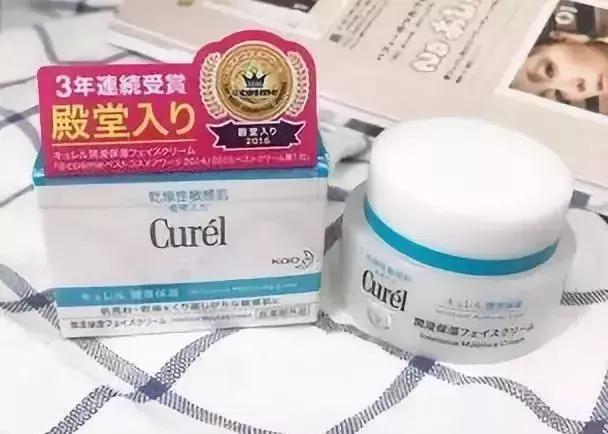 轻熟肌热门面霜安利：迅速保湿，修复屏障，锁水让我们睡出弹润肌