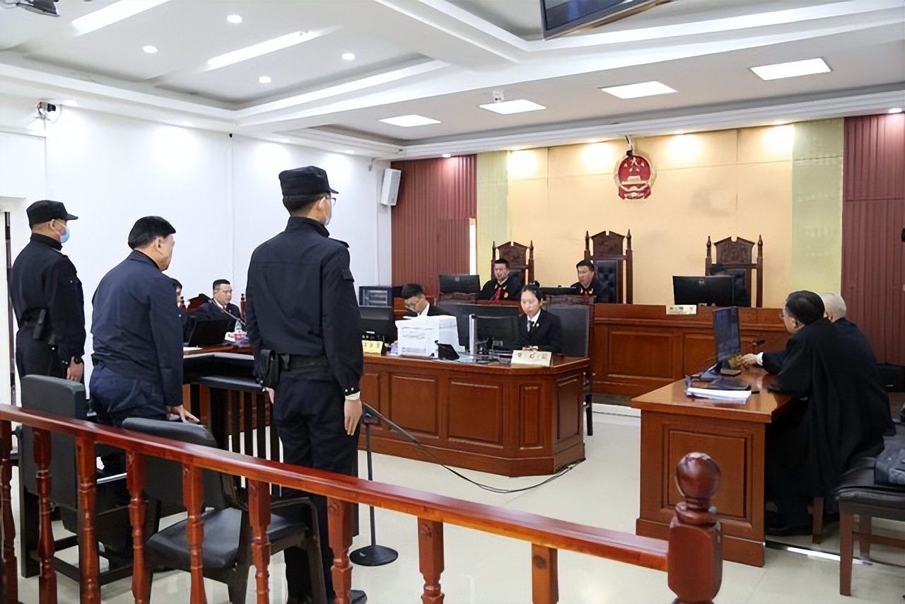 民法典中信用卡逾期,信用卡违约金有法律规定吗