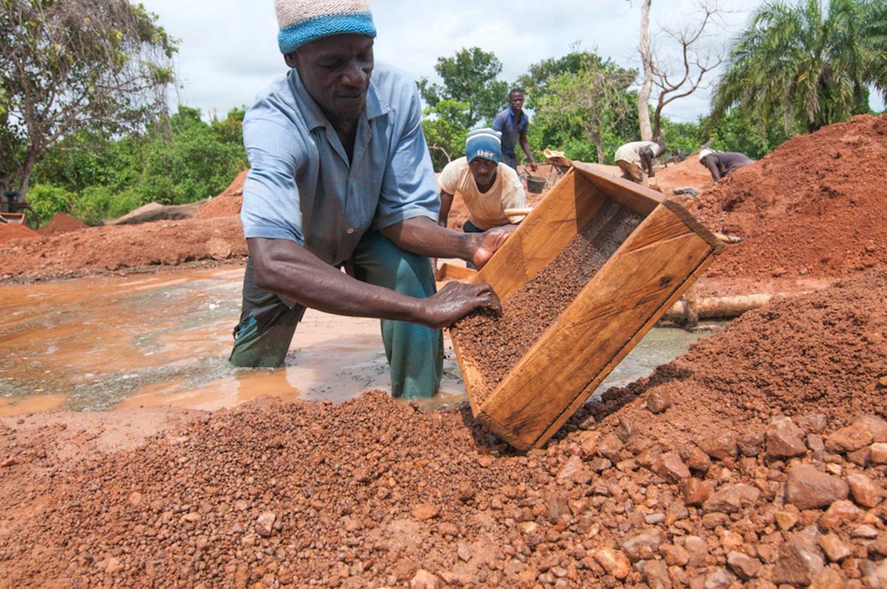 钻石谎言被“河南制造”揭穿:全球储量万亿吨,为啥被包装为稀有