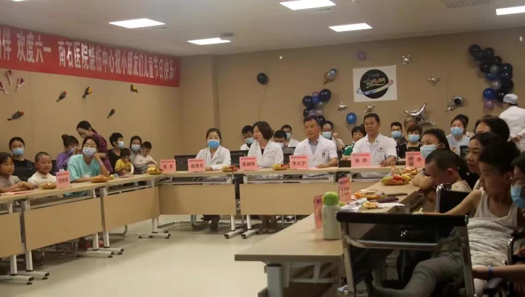 整形美容医院教师节活动,整形美容医院五一活动