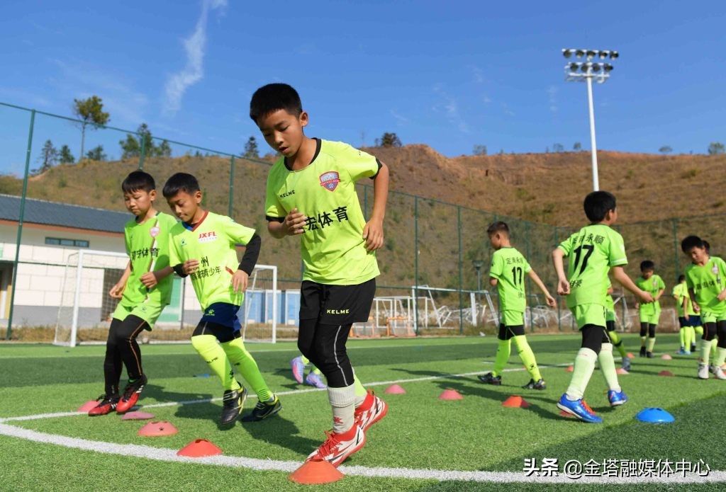 江西定南足球训练场,江西定南足球基地俯瞰图