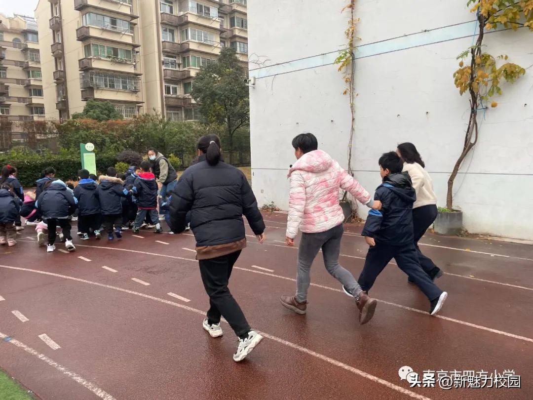 七彩教育消防识图讲解,翠湖路小学防暴演练