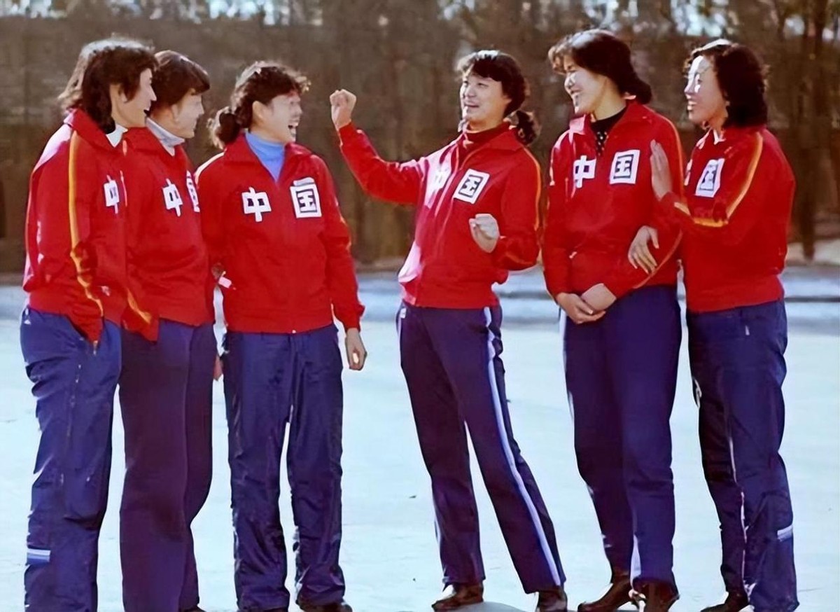 女排功勋袁伟民近况,女排老教练袁伟民的现状