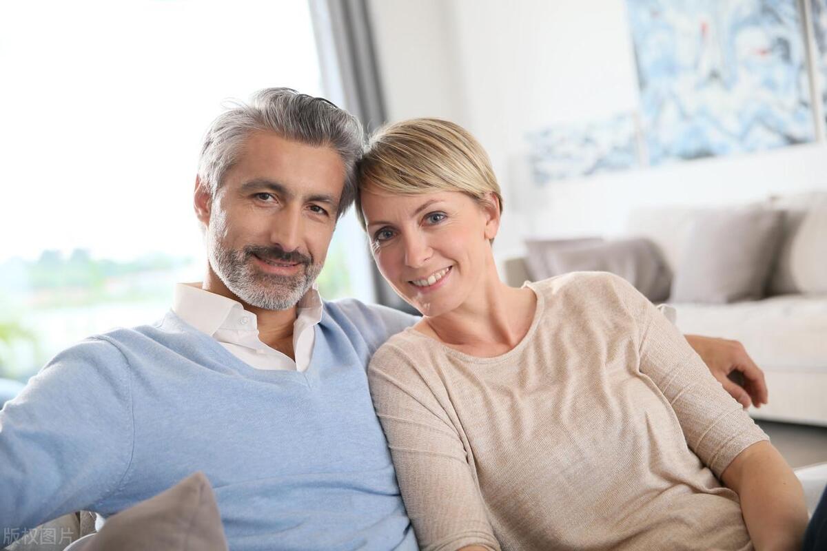 女性到了中年生理系统比男性更高,女性到了中年还渴望爱情