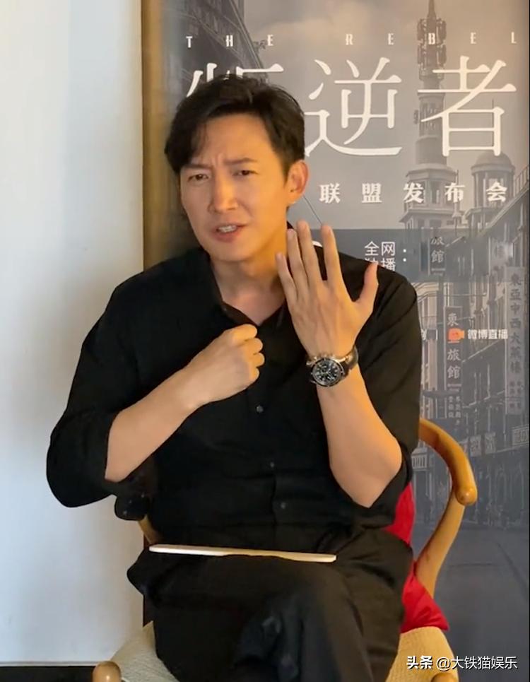 穿黑衬衫好看的人,穿黑衬衫的帅气男人