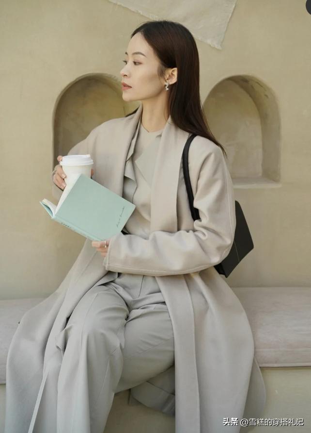 年轻人穿什么灰色好看,米灰色适合什么肤色的人穿