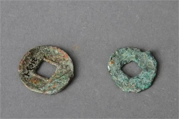 汉代出土的钱币,汉代出土墓葬钱币图片大全