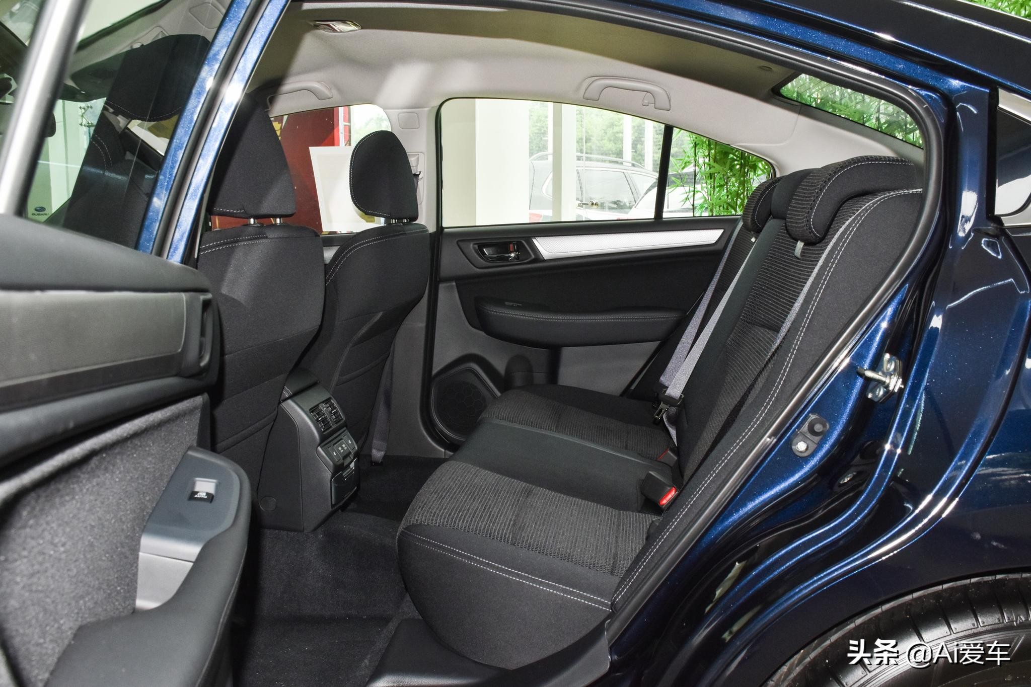 斯巴鲁力狮四驱顶配多少钱,省油性价比高的日系轿车