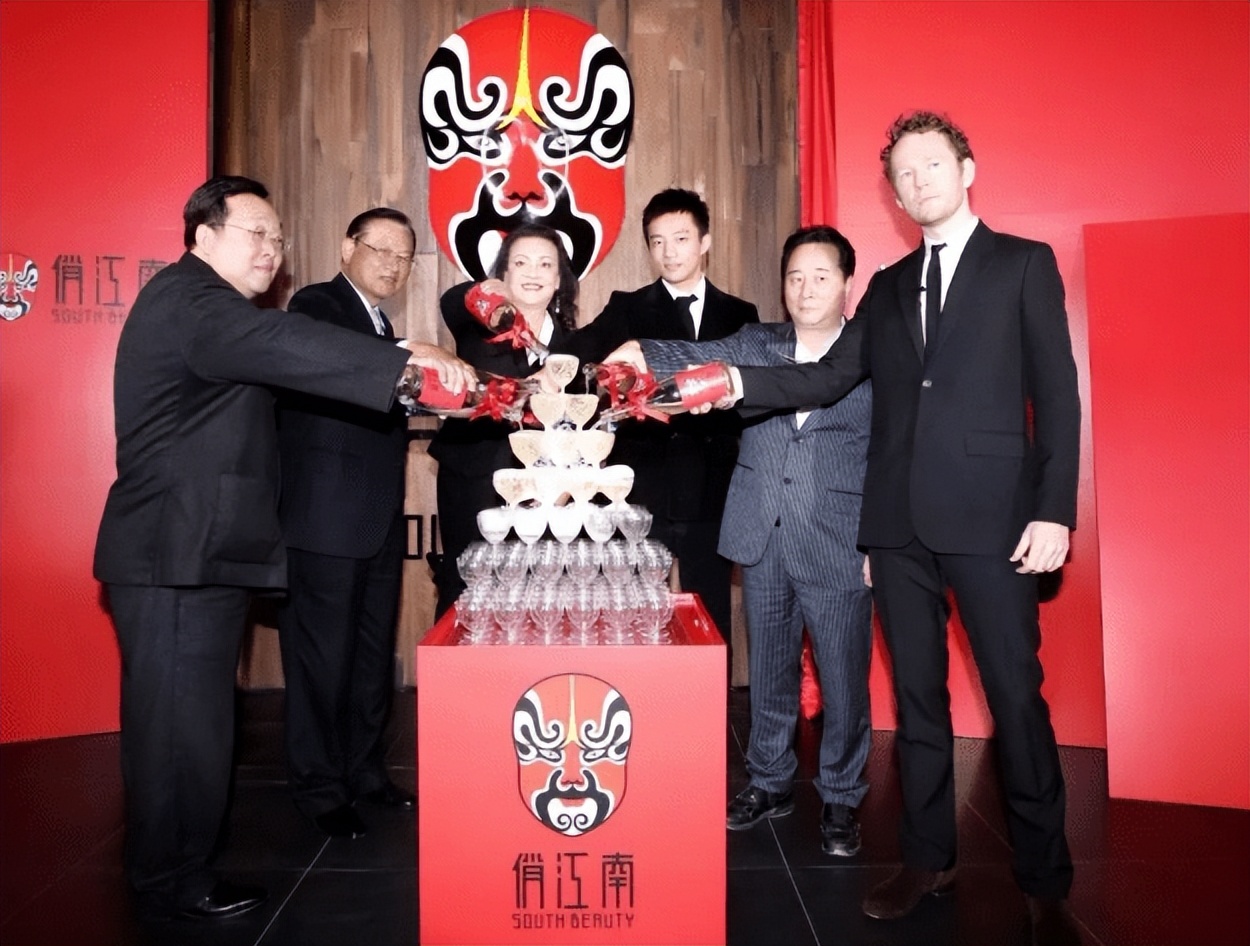 鎵撻粦宸ョ殑鎮叉儴鍛借繍,寮犲叞鍔犳嬁澶ф墦榛戝伐缁忓巻