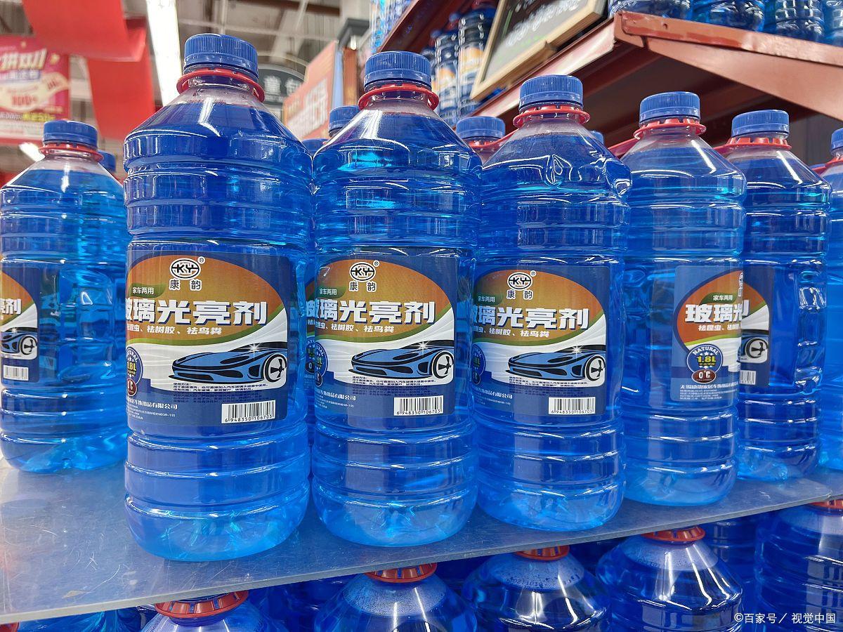 别具一格的经营模式，农村小伙靠玻璃水也能年入30万！