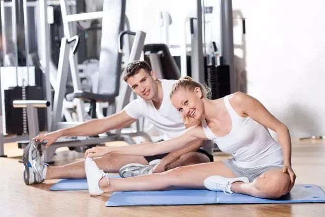 跑步后最简单有效的拉伸,怎么做正确的跑步后拉伸