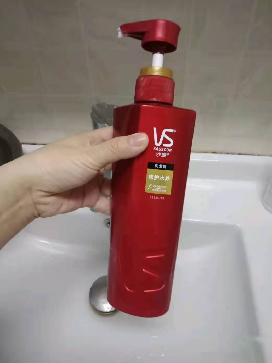 阿道夫洗发露越洗头发越少吗,阿道夫洗发水正确洗头方法