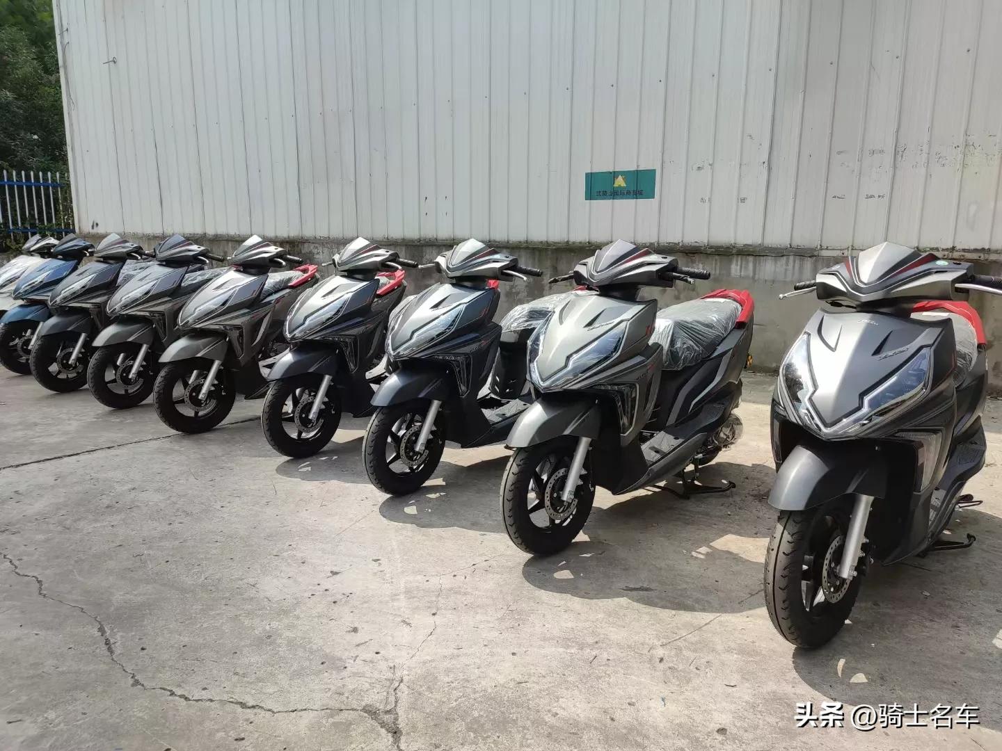 五本郅行PLUS125,时尚潮流、售价6880元起